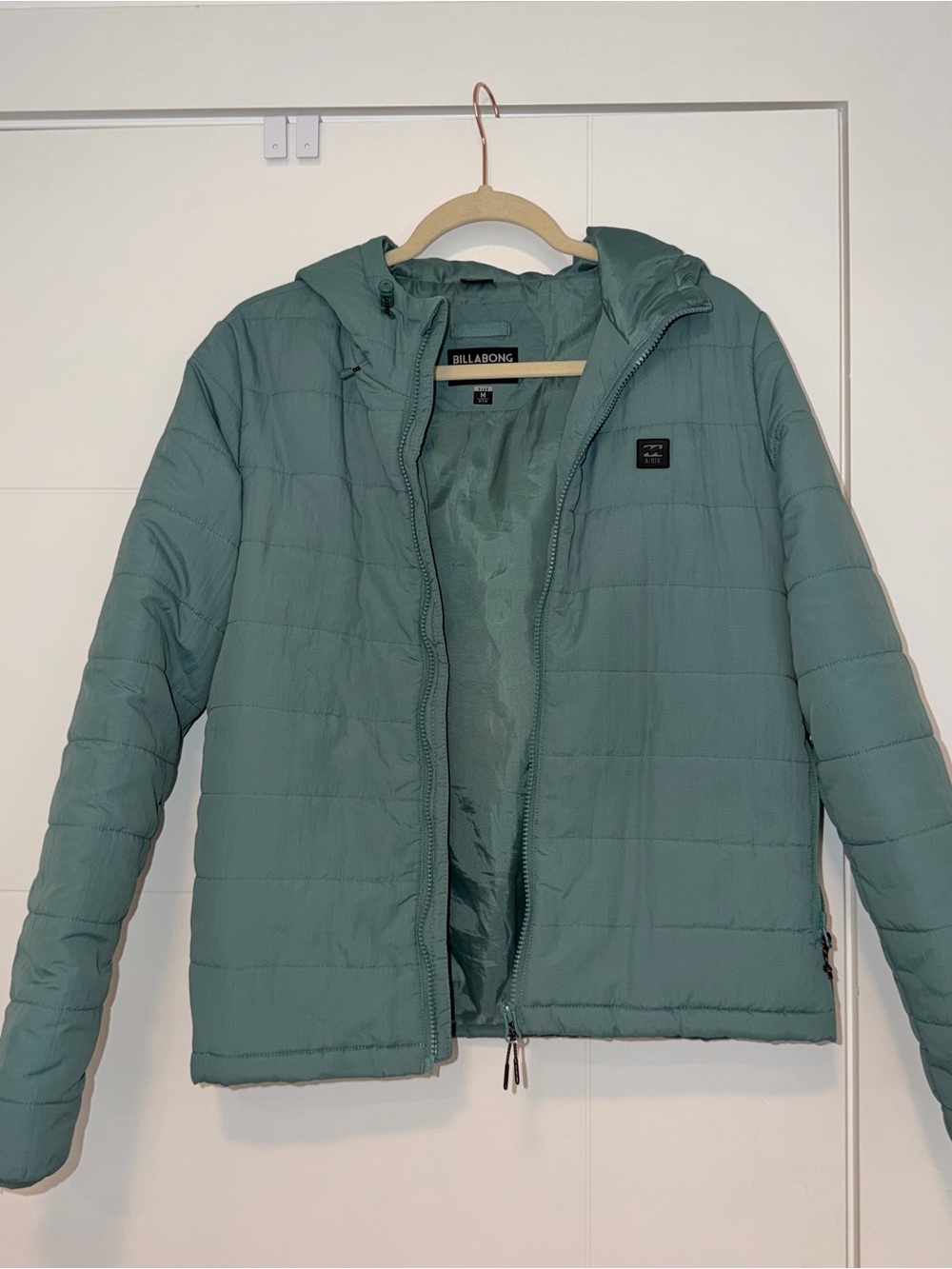 Billabong Women's Quilted Puffer Jacket in Green